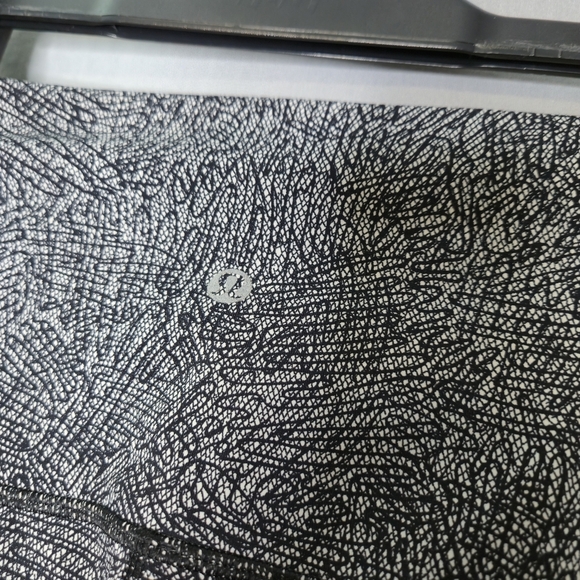 Lululemon Wunder Under High Rise Crop Luxtreme Black/gray Size 10 - Picture 8 of 9